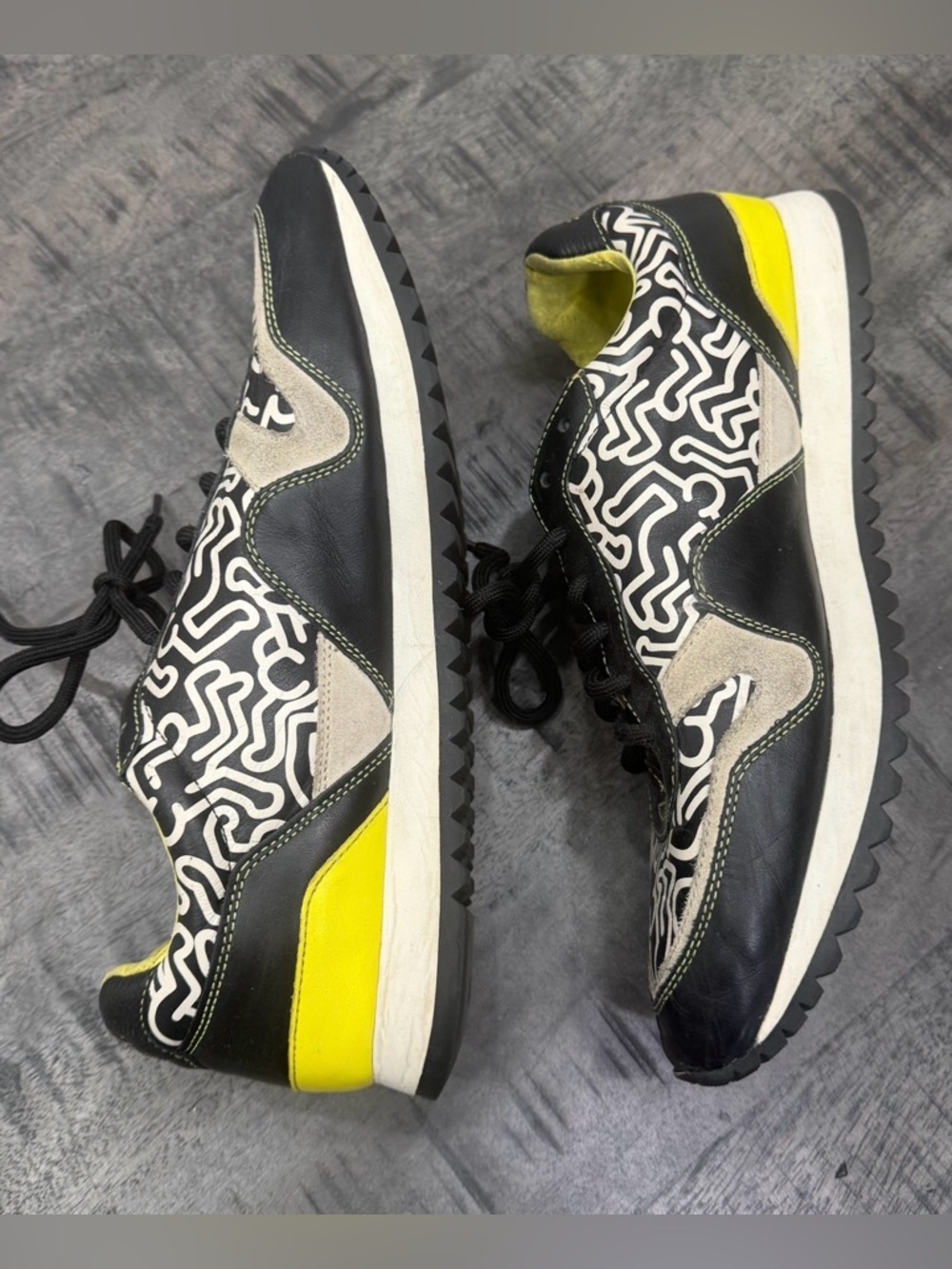 Coach Black & White Graphic Sneakers with Neon Yellow Details - Picture 4 of 6